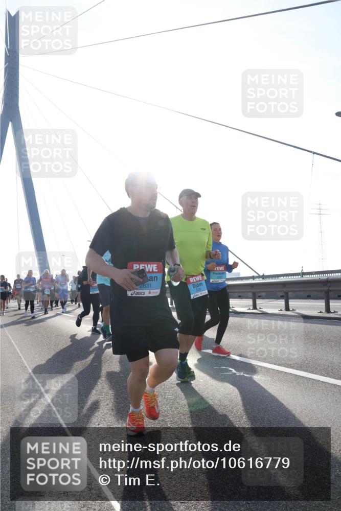 03.10.2026 - Köhlbrandbrückenlauf Tim E. http://msf.ph/oto/10616779 03.10.2026 09:34:10 Position 1 2831, 3255 meine-sportfotos.de