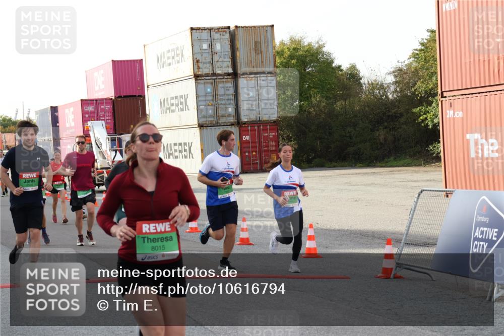 03.10.2026 - Köhlbrandbrückenlauf Tim E. http://msf.ph/oto/10616794 03.10.2026 16:21:16 Ziel 4109, 7469, 7470, 7902, 7903, 8015, 8110, 8546, 8728, 8806, 8842, 8849, 8860, 8895, 9394 meine-sportfotos.de