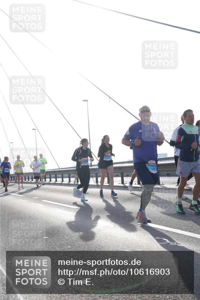 03.10.2026 - Köhlbrandbrückenlauf Tim E. http://msf.ph/oto/10616903 03.10.2026 09:34:19 Position 1 1408 meine-sportfotos.de