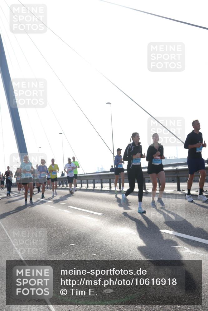 03.10.2026 - Köhlbrandbrückenlauf Tim E. http://msf.ph/oto/10616918 03.10.2026 09:34:20 Position 1  meine-sportfotos.de