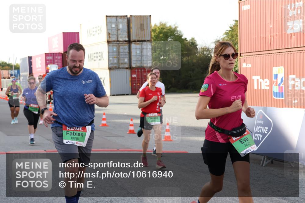 03.10.2026 - Köhlbrandbrückenlauf Tim E. http://msf.ph/oto/10616940 03.10.2026 16:21:22 Ziel 4108, 7097, 7439, 7469, 7470, 7734, 7735, 7738, 8110, 8490, 8708, 8728, 8842, 8845, 8860, 8895, 9000, 9201, 9203, 9394, 9689, 9739, 9740 meine-sportfotos.de