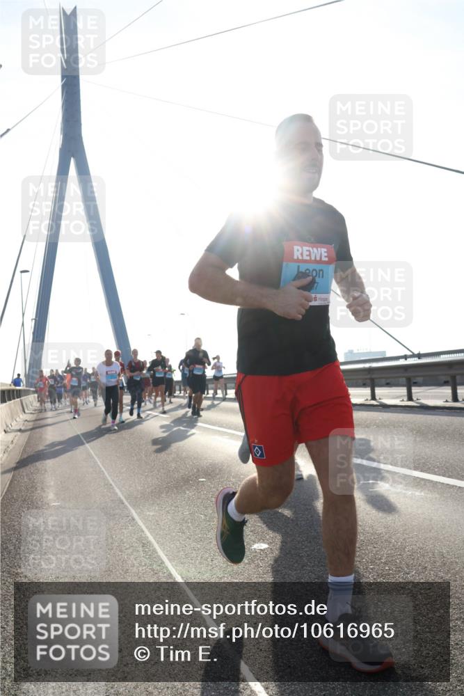 03.10.2026 - Köhlbrandbrückenlauf Tim E. http://msf.ph/oto/10616965 03.10.2026 09:34:23 Position 1  meine-sportfotos.de