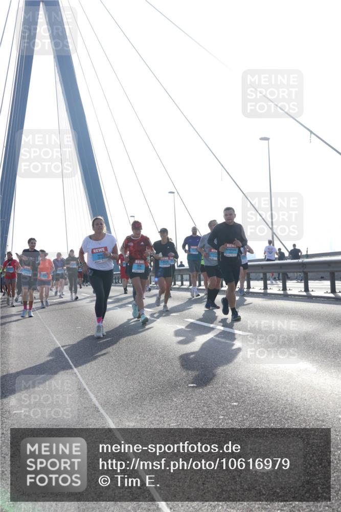 03.10.2026 - Köhlbrandbrückenlauf Tim E. http://msf.ph/oto/10616979 03.10.2026 09:34:24 Position 1  meine-sportfotos.de