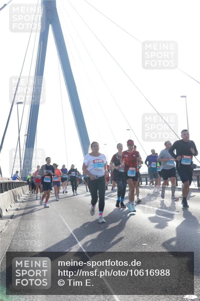 03.10.2026 - Köhlbrandbrückenlauf Tim E. http://msf.ph/oto/10616988 03.10.2026 09:34:25 Position 1  meine-sportfotos.de