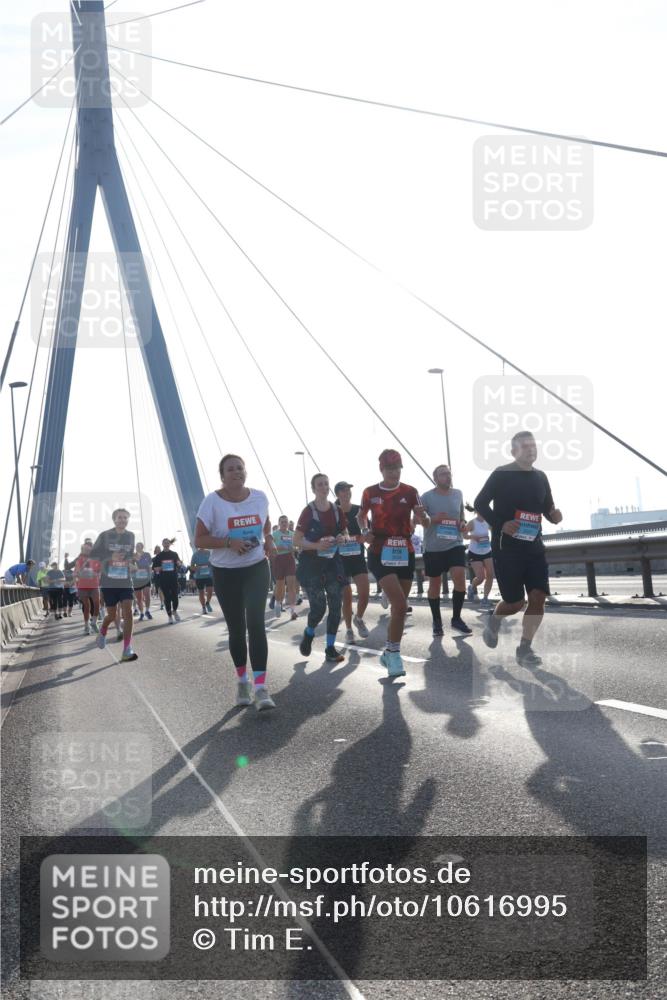 03.10.2026 - Köhlbrandbrückenlauf Tim E. http://msf.ph/oto/10616995 03.10.2026 09:34:25 Position 1  meine-sportfotos.de