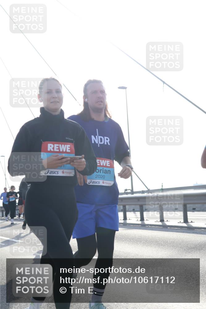03.10.2026 - Köhlbrandbrückenlauf Tim E. http://msf.ph/oto/10617112 03.10.2026 09:34:33 Position 1 2020 meine-sportfotos.de