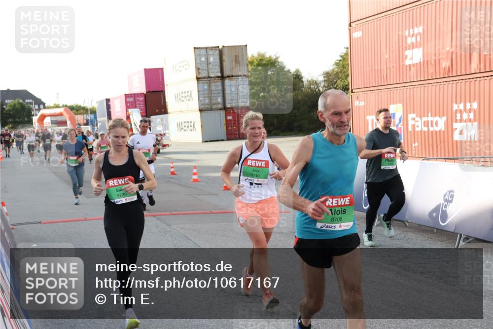 03.10.2026 - Köhlbrandbrückenlauf Tim E. http://msf.ph/oto/10617167 03.10.2026 16:21:33 Ziel 7079, 7252, 7432, 7435, 8399, 8407, 8708, 8845, 8899, 9000, 9079, 9201, 9203, 9233, 9261, 9301, 9327, 9699, 9739, 9740 meine-sportfotos.de