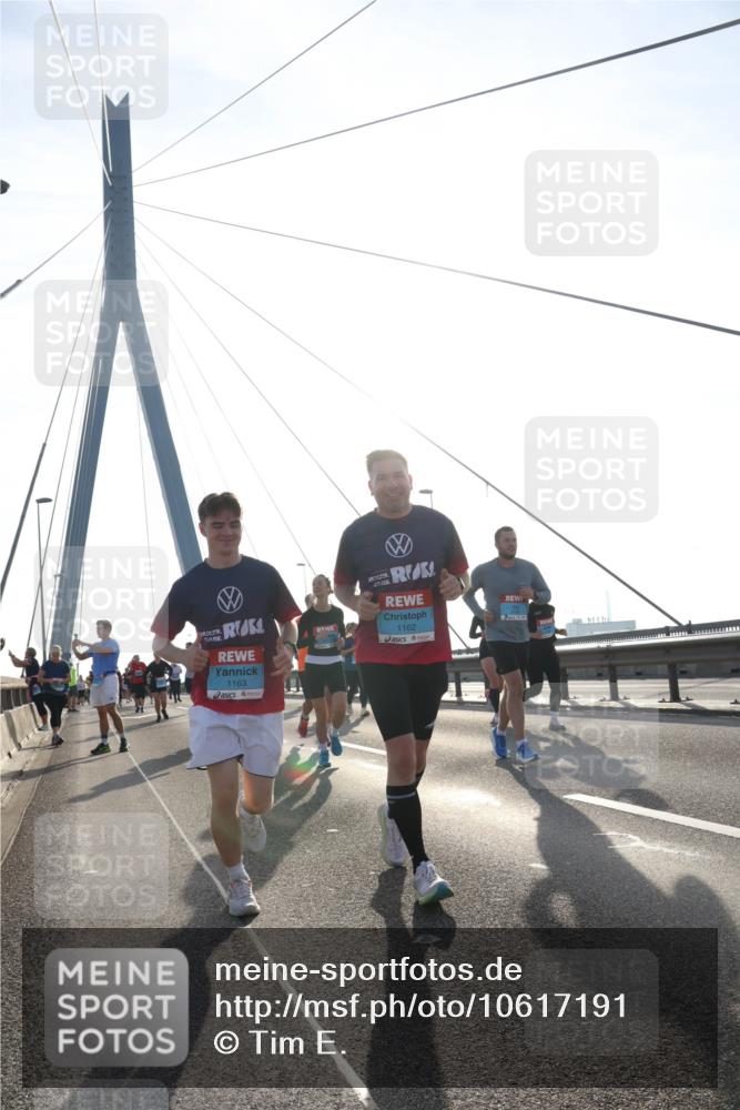 03.10.2026 - Köhlbrandbrückenlauf Tim E. http://msf.ph/oto/10617191 03.10.2026 09:34:39 Position 1 1162, 1163 meine-sportfotos.de