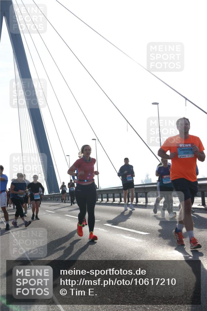 03.10.2026 - Köhlbrandbrückenlauf Tim E. http://msf.ph/oto/10617210 03.10.2026 09:34:41 Position 1 3506 meine-sportfotos.de