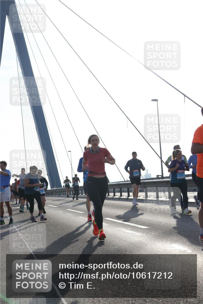 03.10.2026 - Köhlbrandbrückenlauf Tim E. http://msf.ph/oto/10617212 03.10.2026 09:34:41 Position 1  meine-sportfotos.de