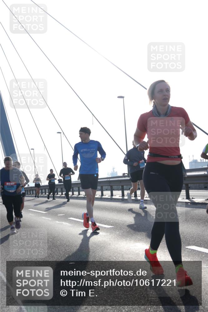 03.10.2026 - Köhlbrandbrückenlauf Tim E. http://msf.ph/oto/10617221 03.10.2026 09:34:43 Position 1  meine-sportfotos.de