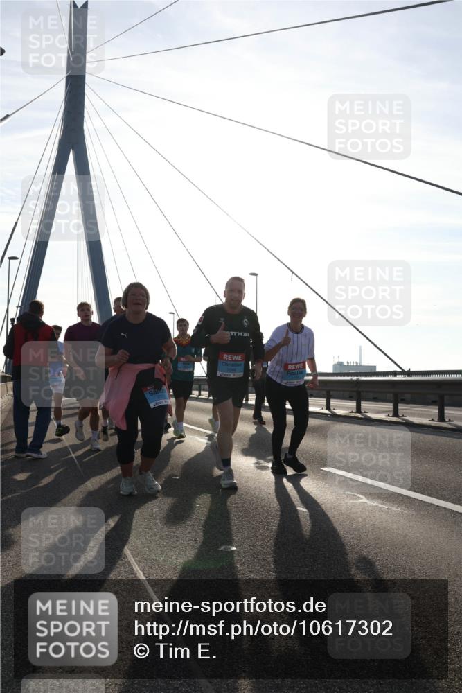 03.10.2026 - Köhlbrandbrückenlauf Tim E. http://msf.ph/oto/10617302 03.10.2026 09:34:52 Position 1 2066 meine-sportfotos.de