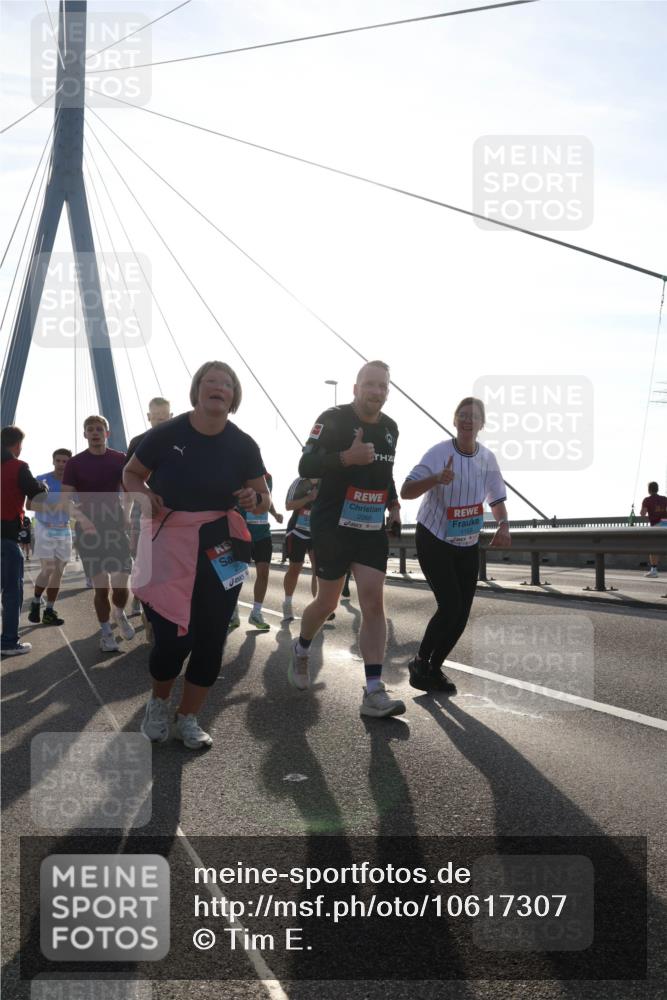 03.10.2026 - Köhlbrandbrückenlauf Tim E. http://msf.ph/oto/10617307 03.10.2026 09:34:53 Position 1 2066, 1153 meine-sportfotos.de