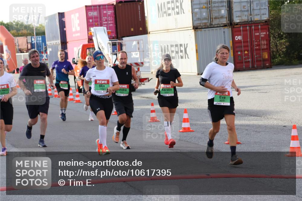 03.10.2026 - Köhlbrandbrückenlauf Tim E. http://msf.ph/oto/10617395 03.10.2026 16:21:40 Ziel 7028, 7252, 7432, 7435, 8399, 8407, 8580, 8609, 8878, 8899, 9079, 9227, 9261, 9301, 9327, 9473, 9699 meine-sportfotos.de