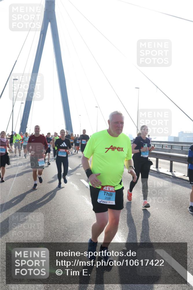 03.10.2026 - Köhlbrandbrückenlauf Tim E. http://msf.ph/oto/10617422 03.10.2026 09:35:07 Position 1 2028 meine-sportfotos.de