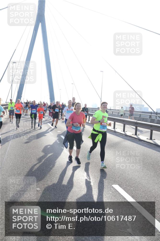 03.10.2026 - Köhlbrandbrückenlauf Tim E. http://msf.ph/oto/10617487 03.10.2026 09:35:11 Position 1 2358, 2779 meine-sportfotos.de