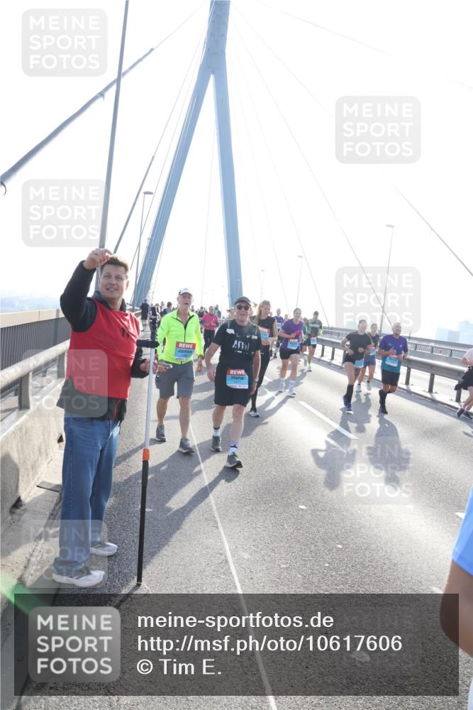 03.10.2026 - Köhlbrandbrückenlauf Tim E. http://msf.ph/oto/10617606 03.10.2026 09:35:24 Position 1  meine-sportfotos.de