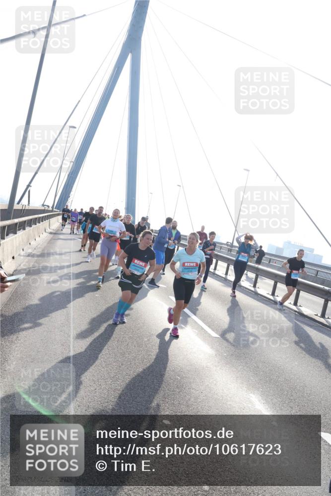 03.10.2026 - Köhlbrandbrückenlauf Tim E. http://msf.ph/oto/10617623 03.10.2026 09:35:33 Position 1  meine-sportfotos.de