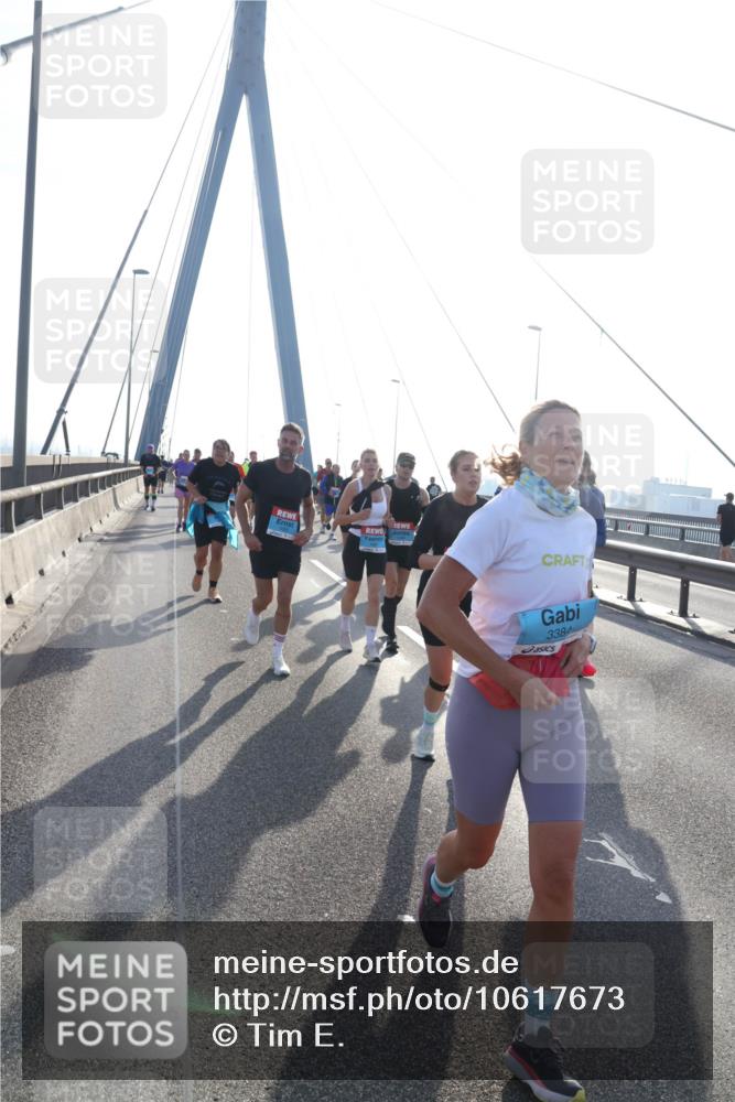 03.10.2026 - Köhlbrandbrückenlauf Tim E. http://msf.ph/oto/10617673 03.10.2026 09:35:35 Position 1 3384 meine-sportfotos.de