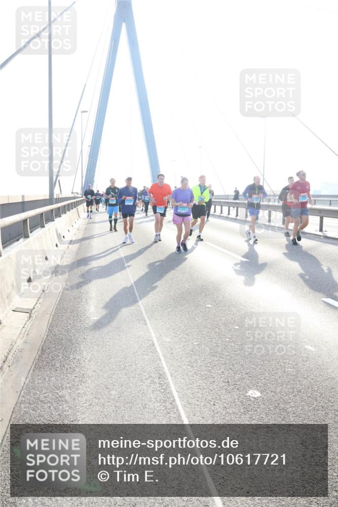 03.10.2026 - Köhlbrandbrückenlauf Tim E. http://msf.ph/oto/10617721 03.10.2026 09:35:40 Position 1  meine-sportfotos.de