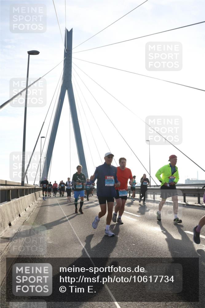 03.10.2026 - Köhlbrandbrückenlauf Tim E. http://msf.ph/oto/10617734 03.10.2026 09:35:42 Position 1  meine-sportfotos.de