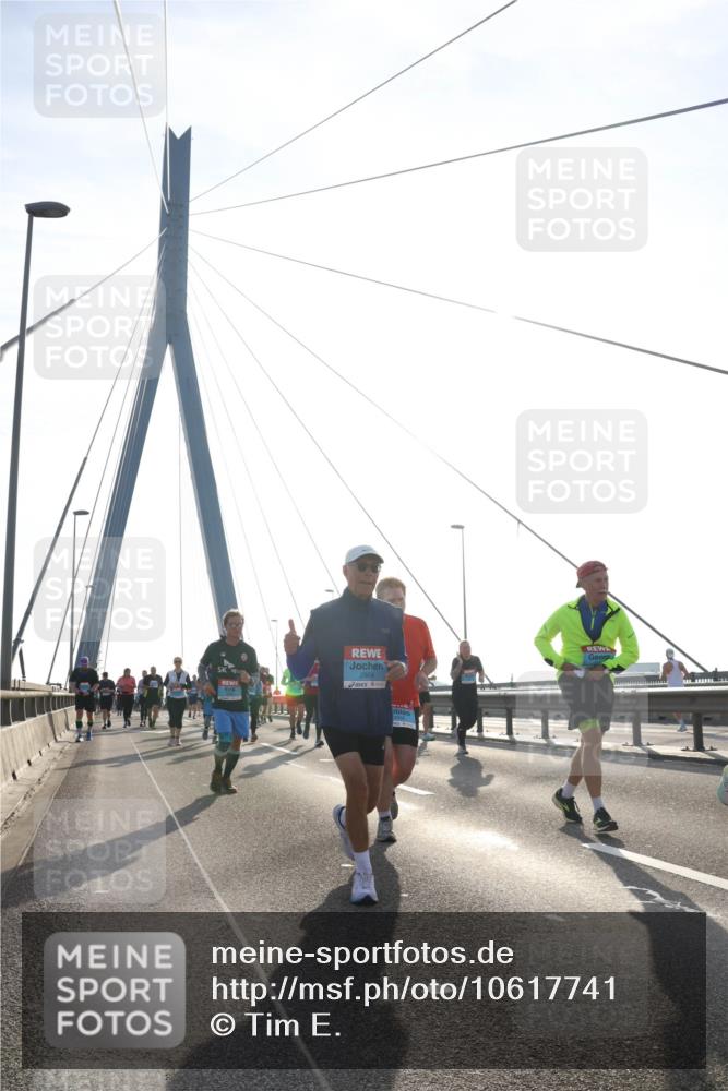03.10.2026 - Köhlbrandbrückenlauf Tim E. http://msf.ph/oto/10617741 03.10.2026 09:35:42 Position 1  meine-sportfotos.de