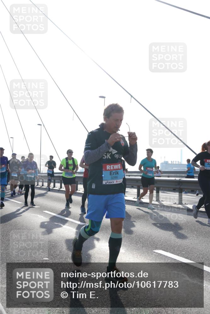 03.10.2026 - Köhlbrandbrückenlauf Tim E. http://msf.ph/oto/10617783 03.10.2026 09:35:44 Position 1 3286 meine-sportfotos.de