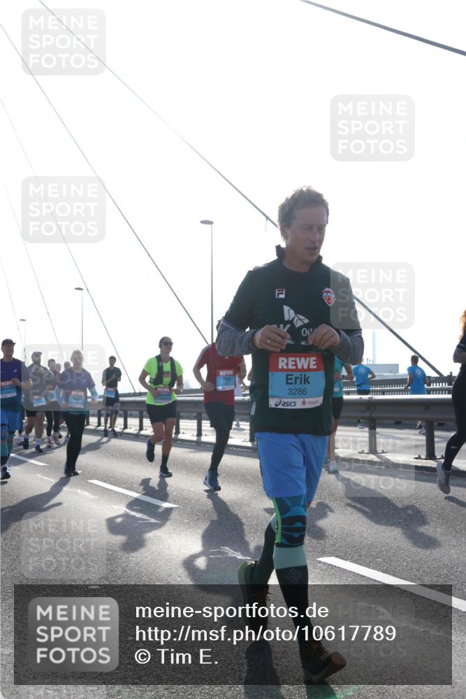03.10.2026 - Köhlbrandbrückenlauf Tim E. http://msf.ph/oto/10617789 03.10.2026 09:35:45 Position 1 3286 meine-sportfotos.de