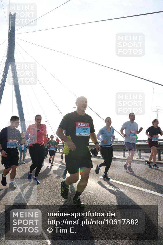 03.10.2026 - Köhlbrandbrückenlauf Tim E. http://msf.ph/oto/10617882 03.10.2026 09:35:52 Position 1 1794, 81 meine-sportfotos.de