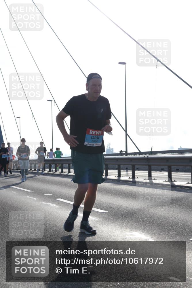 03.10.2026 - Köhlbrandbrückenlauf Tim E. http://msf.ph/oto/10617972 03.10.2026 09:35:59 Position 1 3084 meine-sportfotos.de
