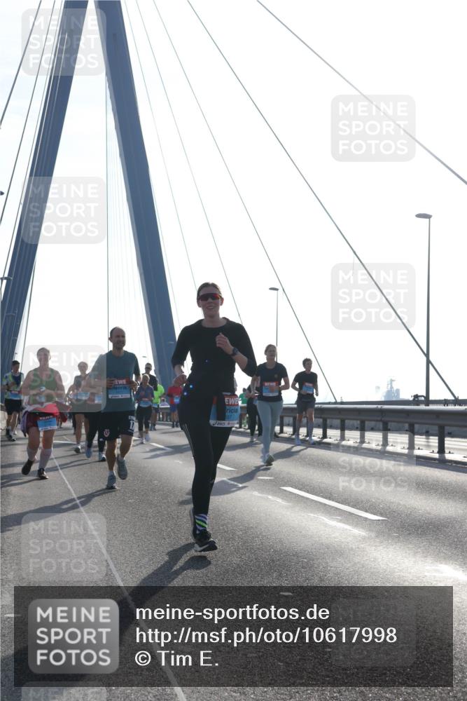 03.10.2026 - Köhlbrandbrückenlauf Tim E. http://msf.ph/oto/10617998 03.10.2026 09:36:02 Position 1  meine-sportfotos.de