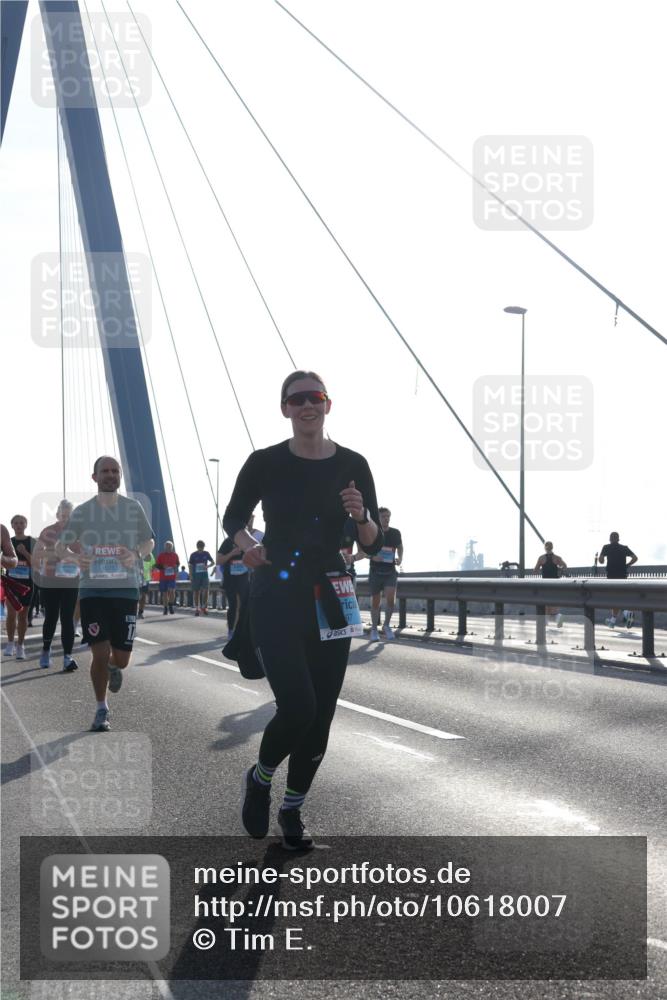 03.10.2026 - Köhlbrandbrückenlauf Tim E. http://msf.ph/oto/10618007 03.10.2026 09:36:02 Position 1  meine-sportfotos.de
