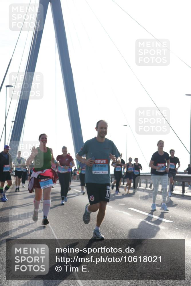 03.10.2026 - Köhlbrandbrückenlauf Tim E. http://msf.ph/oto/10618021 03.10.2026 09:36:03 Position 1 1571, 17 meine-sportfotos.de