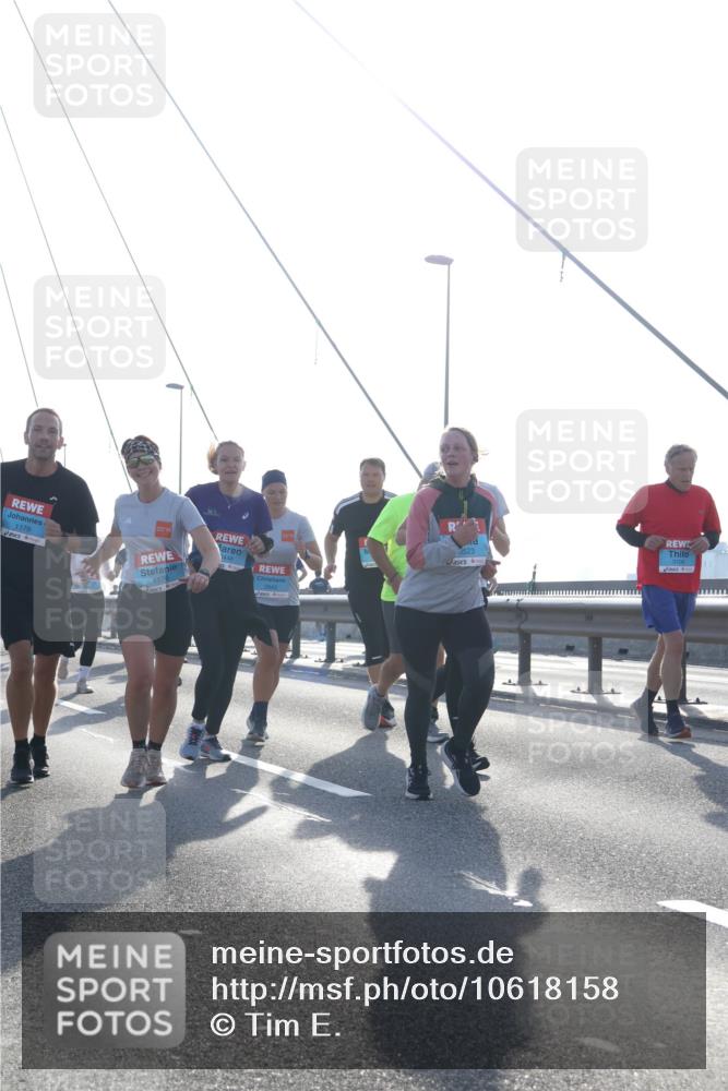 03.10.2026 - Köhlbrandbrückenlauf Tim E. http://msf.ph/oto/10618158 03.10.2026 09:36:13 Position 1 1178, 52, 1176, 3106 meine-sportfotos.de
