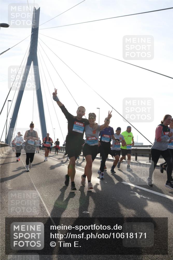 03.10.2026 - Köhlbrandbrückenlauf Tim E. http://msf.ph/oto/10618171 03.10.2026 09:36:14 Position 1 1178 meine-sportfotos.de