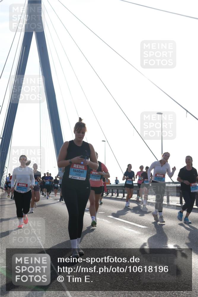 03.10.2026 - Köhlbrandbrückenlauf Tim E. http://msf.ph/oto/10618196 03.10.2026 09:36:16 Position 1 3452 meine-sportfotos.de