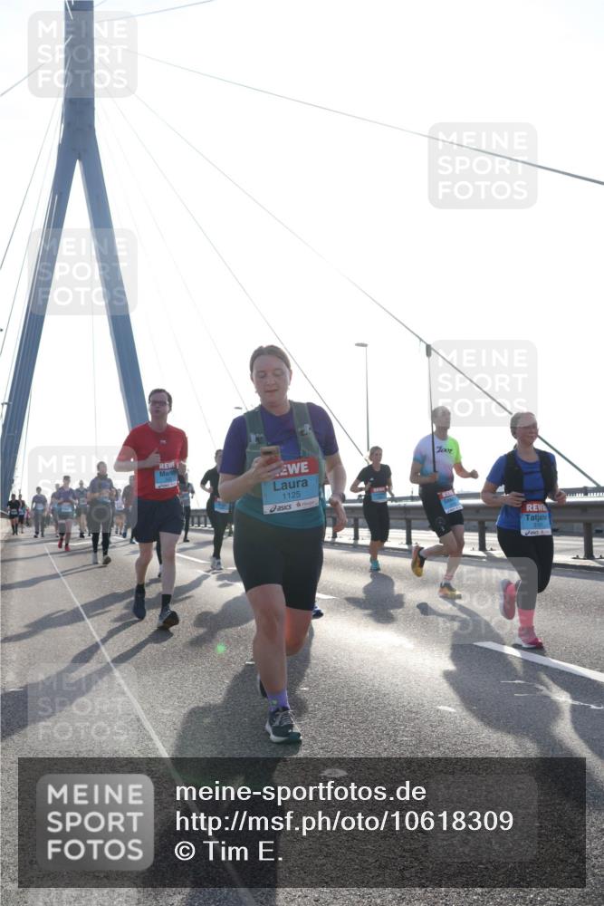 03.10.2026 - Köhlbrandbrückenlauf Tim E. http://msf.ph/oto/10618309 03.10.2026 09:36:23 Position 1 1125 meine-sportfotos.de