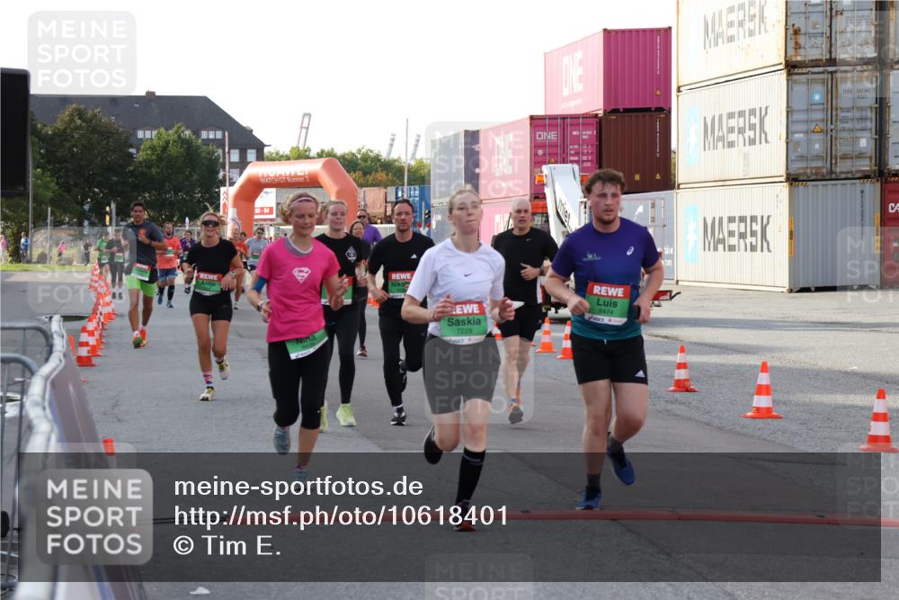 03.10.2026 - Köhlbrandbrückenlauf Tim E. http://msf.ph/oto/10618401 03.10.2026 16:22:13 Ziel 7141, 7229, 7486, 7793, 7819, 7890, 7891, 7944, 8474, 8504, 8639, 9021, 9178, 9346, 9347 meine-sportfotos.de