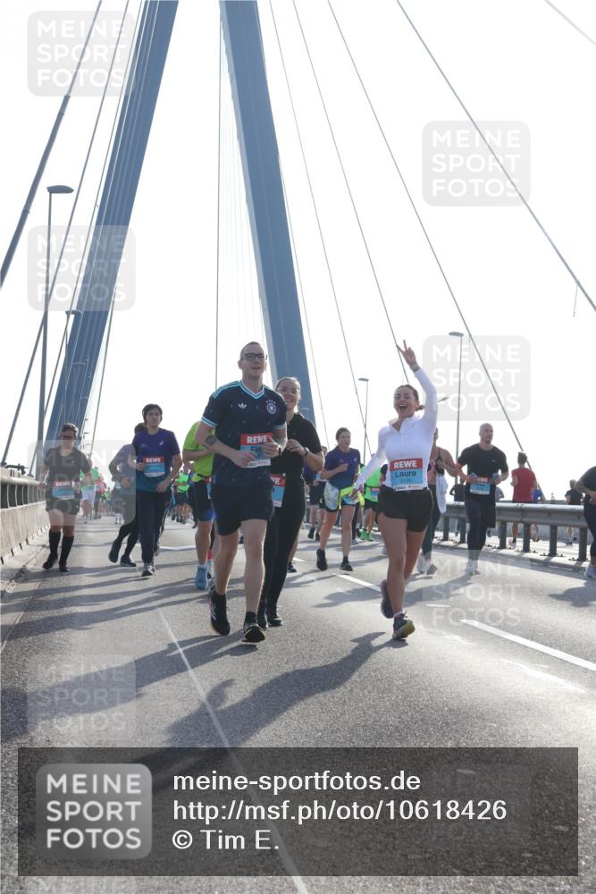 03.10.2026 - Köhlbrandbrückenlauf Tim E. http://msf.ph/oto/10618426 03.10.2026 09:36:31 Position 1 3134 meine-sportfotos.de