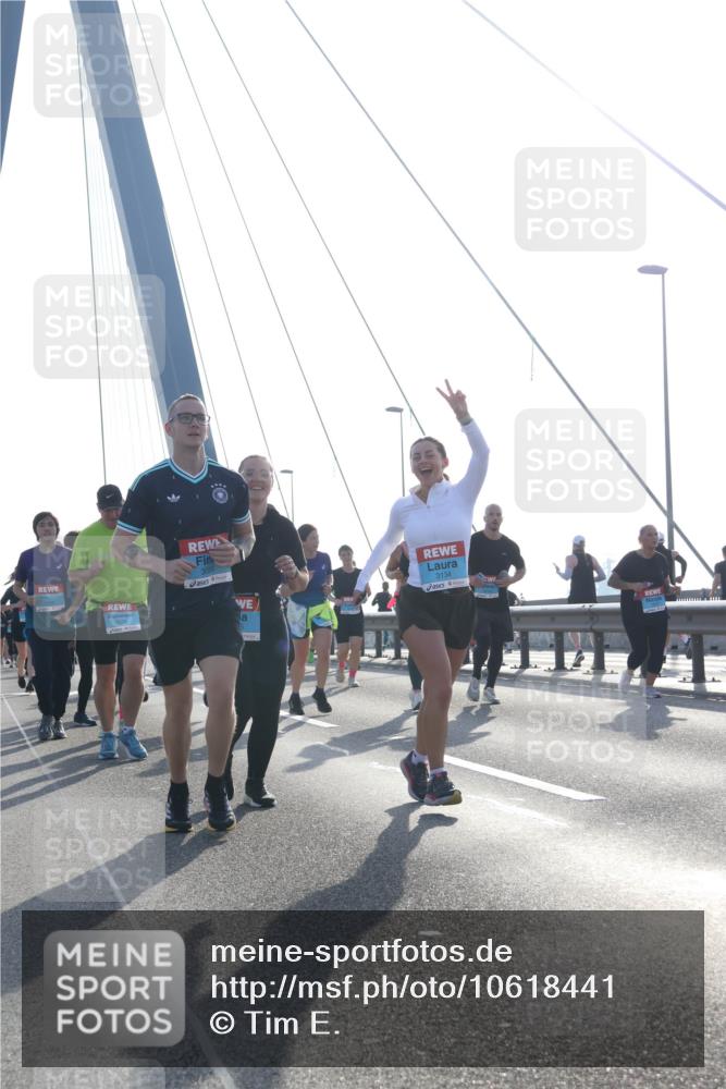03.10.2026 - Köhlbrandbrückenlauf Tim E. http://msf.ph/oto/10618441 03.10.2026 09:36:32 Position 1 3134 meine-sportfotos.de
