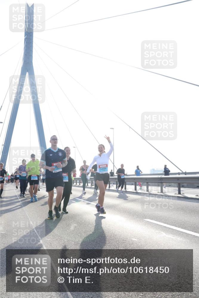 03.10.2026 - Köhlbrandbrückenlauf Tim E. http://msf.ph/oto/10618450 03.10.2026 09:36:33 Position 1  meine-sportfotos.de