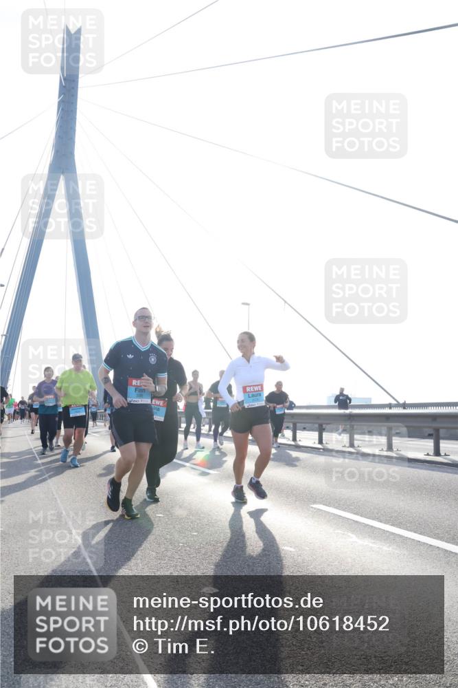 03.10.2026 - Köhlbrandbrückenlauf Tim E. http://msf.ph/oto/10618452 03.10.2026 09:36:33 Position 1 3134 meine-sportfotos.de