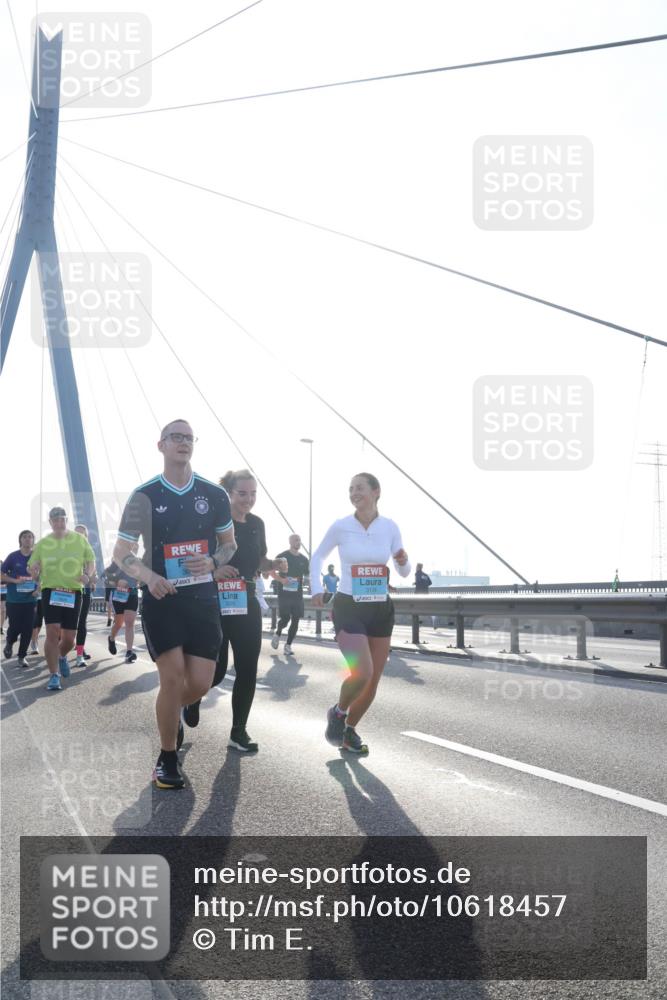 03.10.2026 - Köhlbrandbrückenlauf Tim E. http://msf.ph/oto/10618457 03.10.2026 09:36:33 Position 1 3134 meine-sportfotos.de