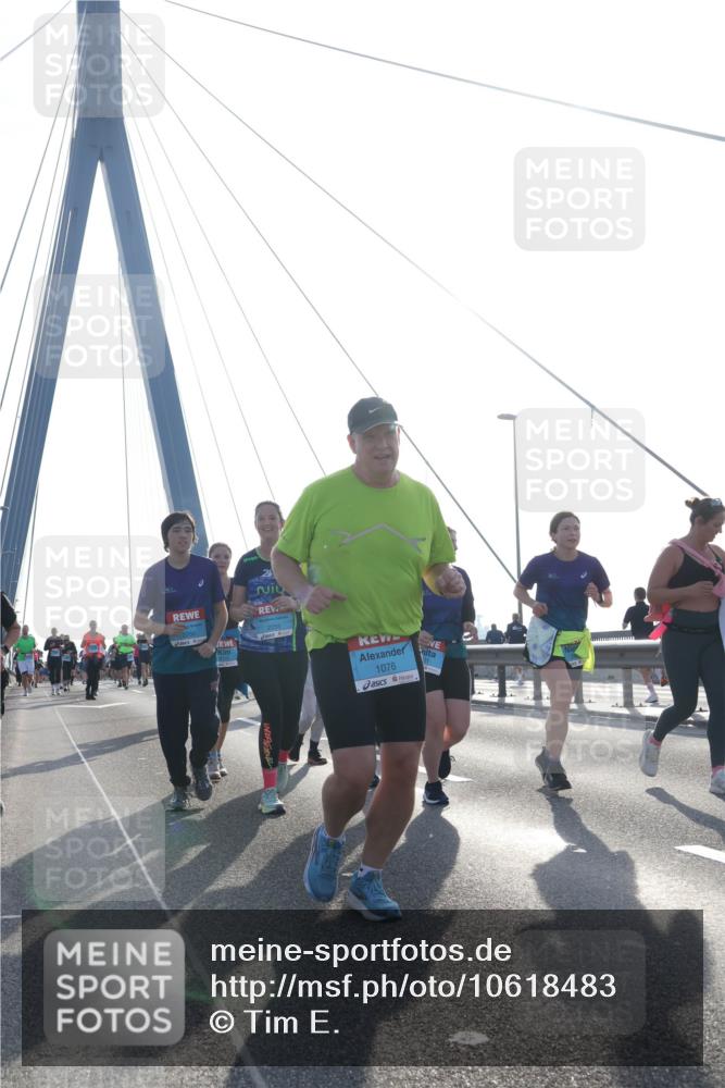 03.10.2026 - Köhlbrandbrückenlauf Tim E. http://msf.ph/oto/10618483 03.10.2026 09:36:35 Position 1 1076 meine-sportfotos.de