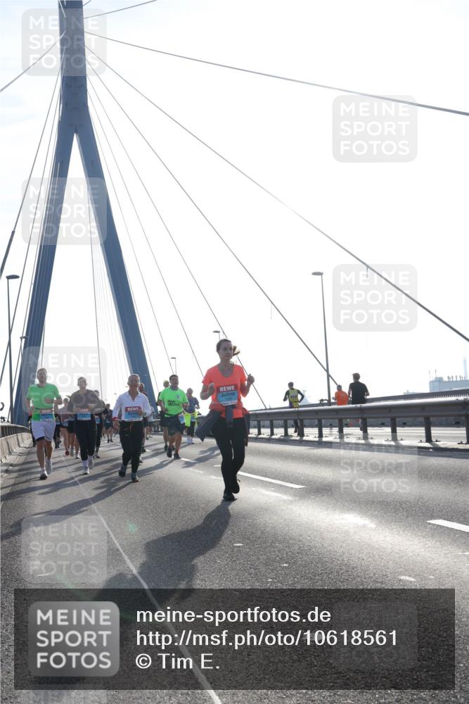 03.10.2026 - Köhlbrandbrückenlauf Tim E. http://msf.ph/oto/10618561 03.10.2026 09:36:44 Position 1  meine-sportfotos.de