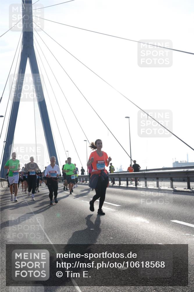 03.10.2026 - Köhlbrandbrückenlauf Tim E. http://msf.ph/oto/10618568 03.10.2026 09:36:45 Position 1  meine-sportfotos.de