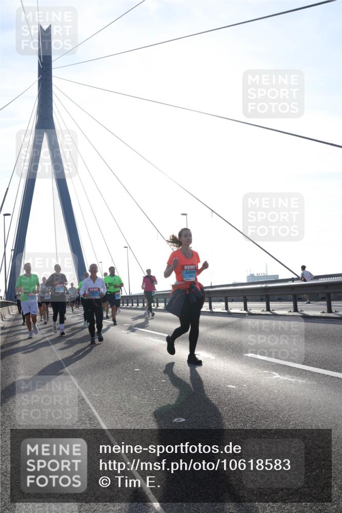 03.10.2026 - Köhlbrandbrückenlauf Tim E. http://msf.ph/oto/10618583 03.10.2026 09:36:45 Position 1  meine-sportfotos.de