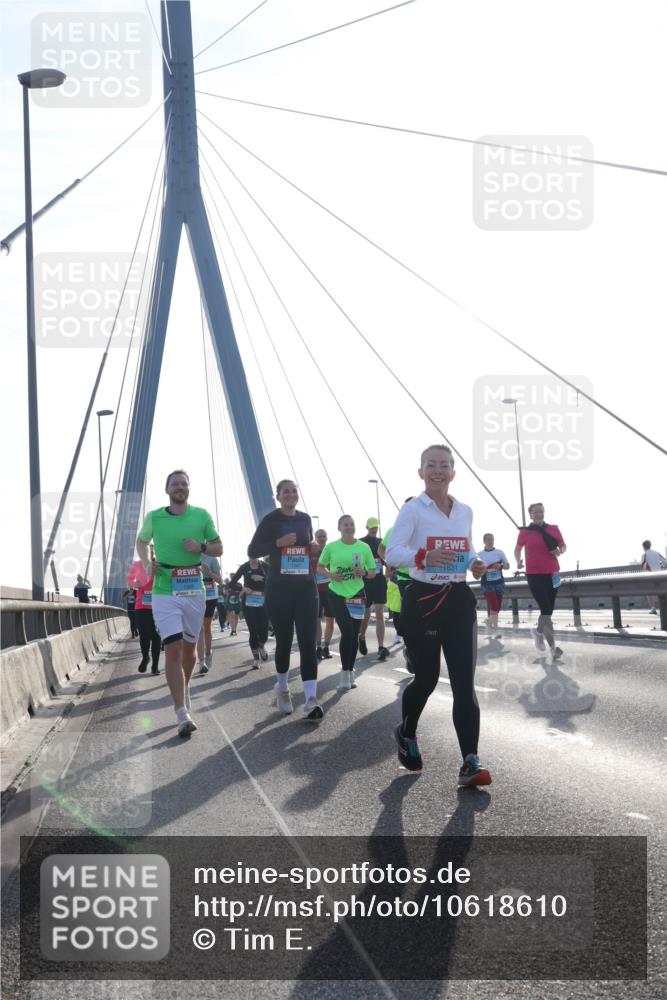 03.10.2026 - Köhlbrandbrückenlauf Tim E. http://msf.ph/oto/10618610 03.10.2026 09:36:47 Position 1 1631 meine-sportfotos.de