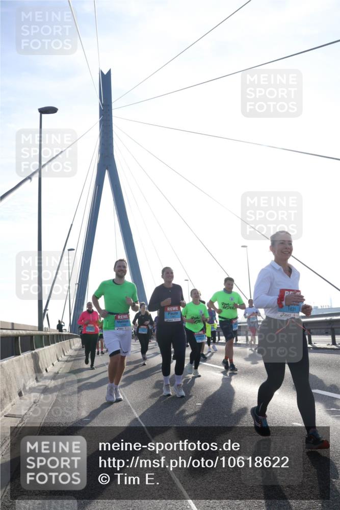 03.10.2026 - Köhlbrandbrückenlauf Tim E. http://msf.ph/oto/10618622 03.10.2026 09:36:47 Position 1 1387, 1631 meine-sportfotos.de