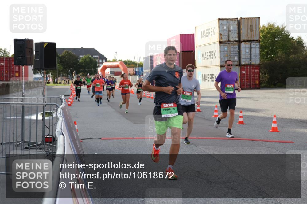 03.10.2026 - Köhlbrandbrückenlauf Tim E. http://msf.ph/oto/10618672 03.10.2026 16:22:23 Ziel 7163, 7530, 7793, 7945, 8414, 8983, 8991, 9178, 9386, 9832, 9834 meine-sportfotos.de